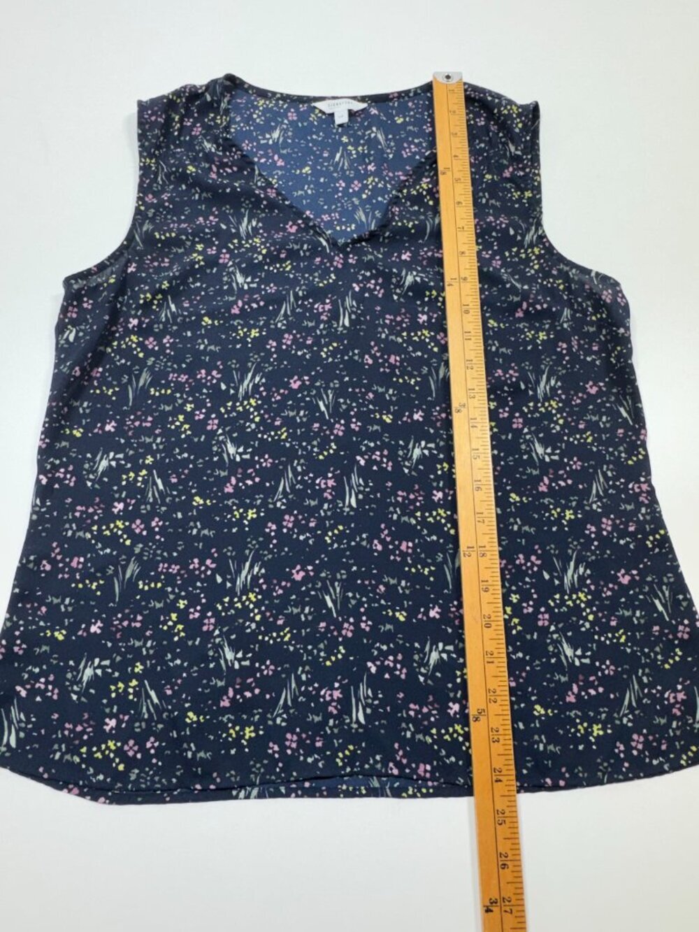 Reitmans Signature Navy Floral Sleeveless Blouse Petite Small Cottagecore Spring - Picture 4 of 9